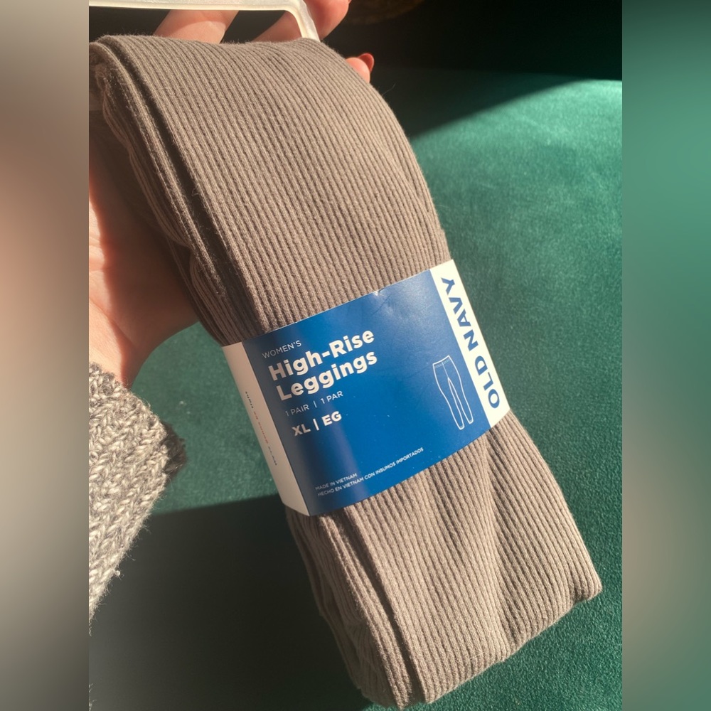 49) NEW Old Navy high rise leggings - Picture 4 of 6